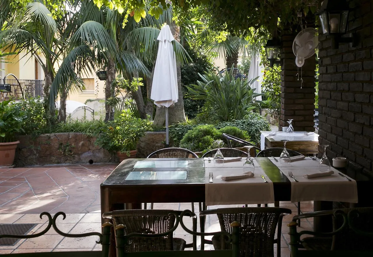 Hotel Restaurante La Masieta 크레익셀 3*,  스페인